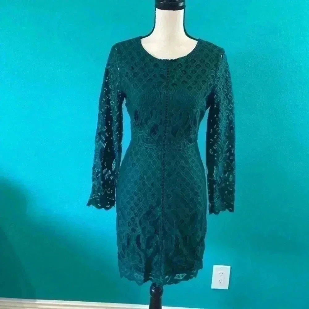⭐️ Cupcakes & Cashmere forest green Spence lace long sleeve dress in size 2